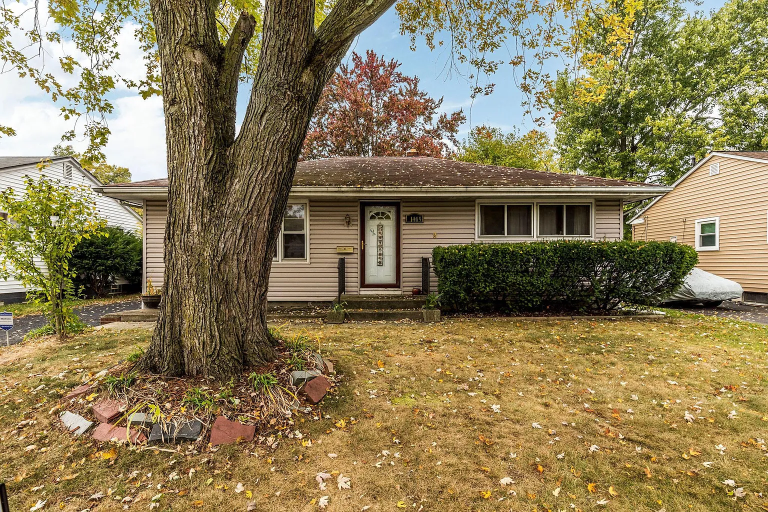 1409 Byron Ave photo 1