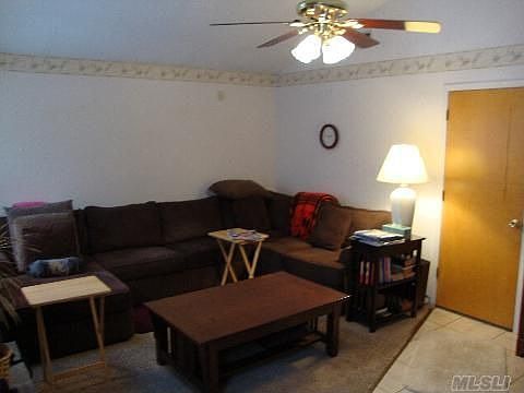 5th image of 15 Martha Ln