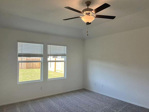 5th image of 109 Bear Oak St