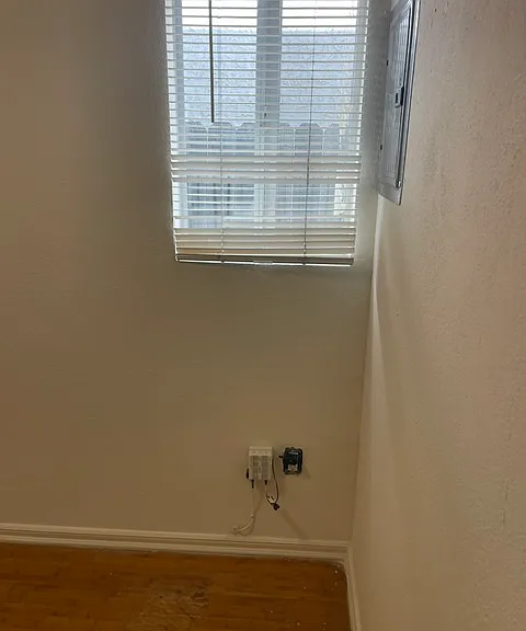 404 E Balboa Blvd — Photo 13