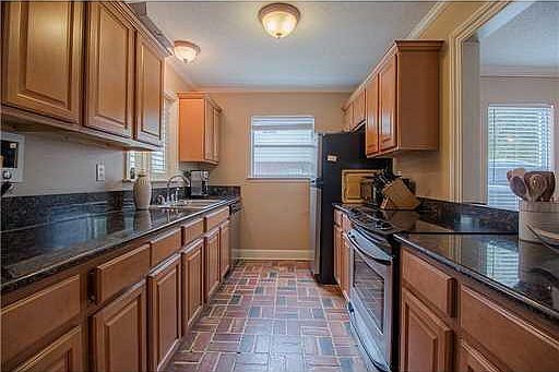 5th image of 912 Handsboro Dr