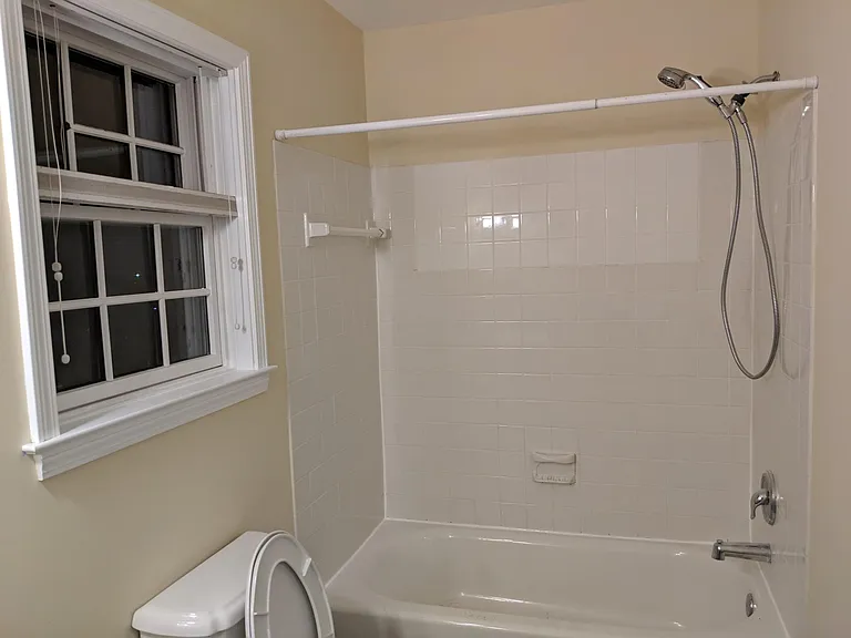 Master bathroom (attached to master bedroom)