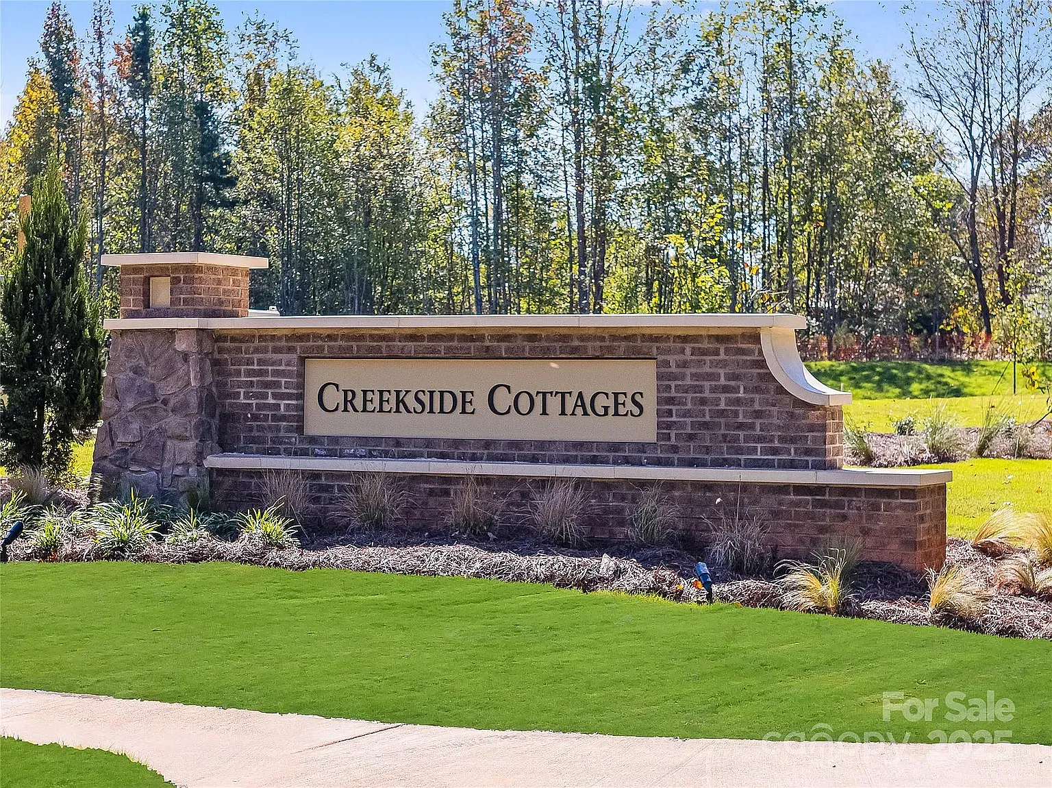 1904 Old Ormand Ln — Photo 2