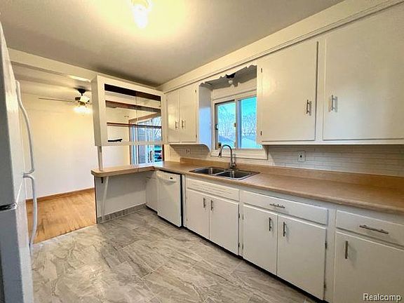 5th image of 666 Cardwell St