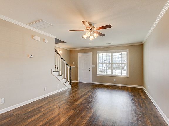 2nd image of 303 Sam Houston Cir