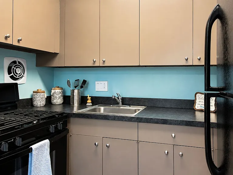 Camp Hill Plaza Apartment Homes — Photo 6