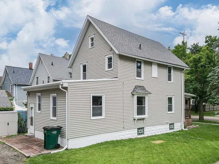 232 Lathrop St — Photo 20