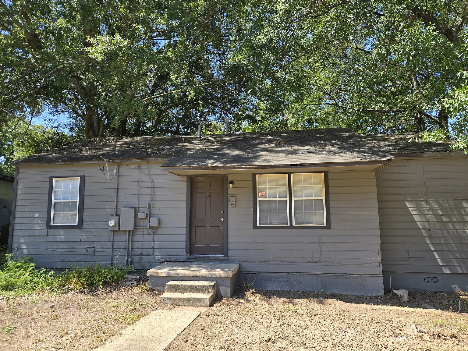 3 bed, 928 sqft, $1,000 — Photo 1