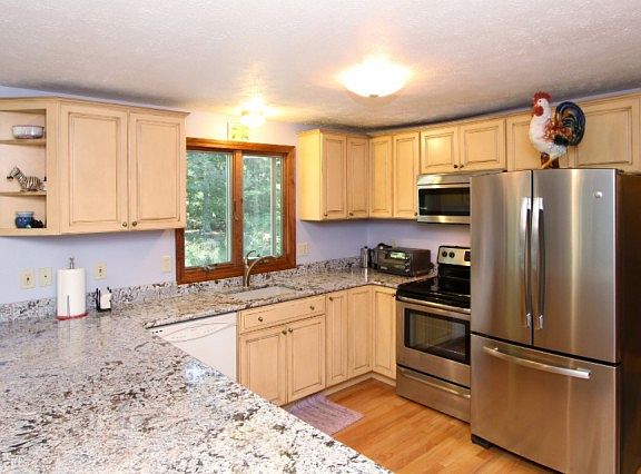 3rd image of 59 Whitecaps Dr