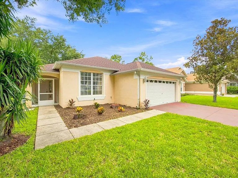 2393 Paulette Dr — Photo 3