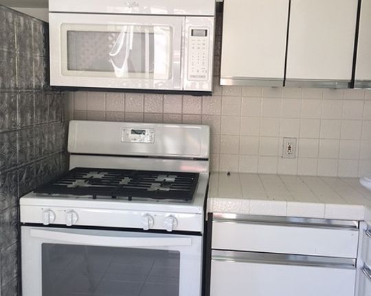 3rd image of 6145 Glen Tower St