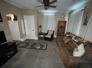 2002 1/2 W 4th St APT A, Davenport, IA 52802