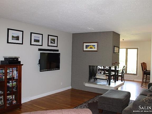 3rd image of 164 Overhill Rd