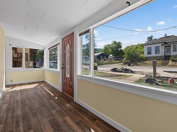 3rd image of 326 Pine St