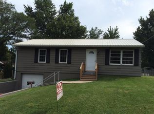 309 W 10th St, Carrollton, MO 64633