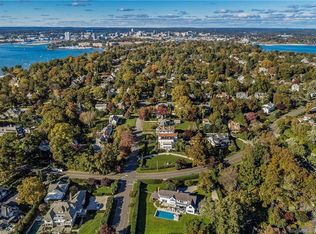 417 Ocean Dr W, Stamford, CT 06902