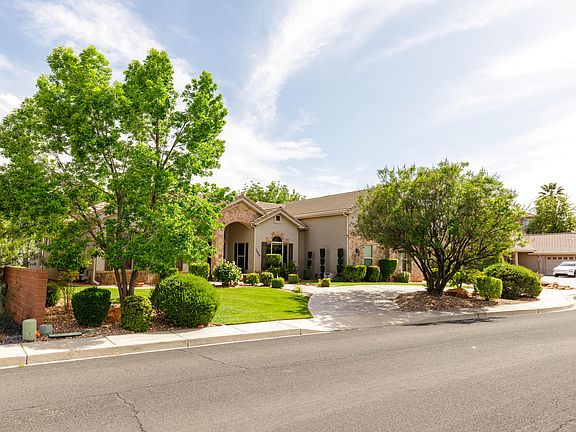 3rd image of 1099 W Broadstone Ct