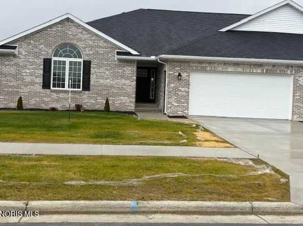 1742 Dolly Dr, Bowling Green, OH 43402