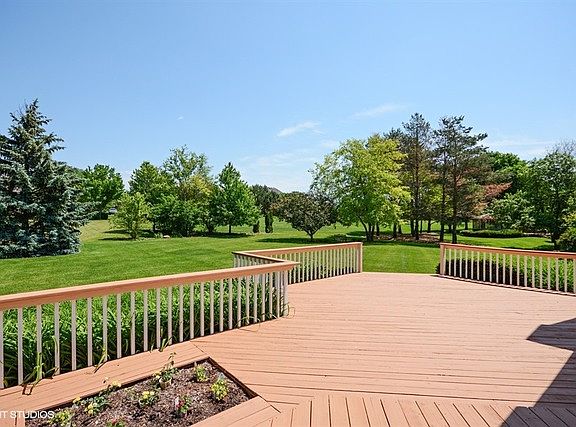 3rd image of 191 Boxwood Dr