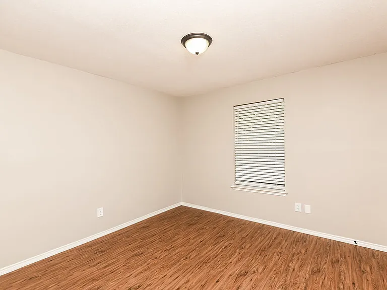 415 Faircrest Dr — Photo 14