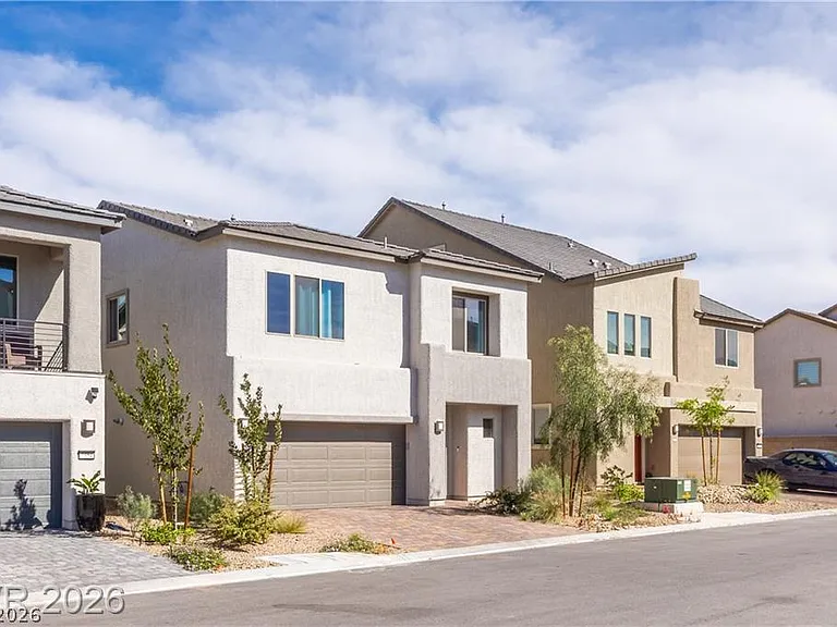 7360 Crown Landing St — Photo 2