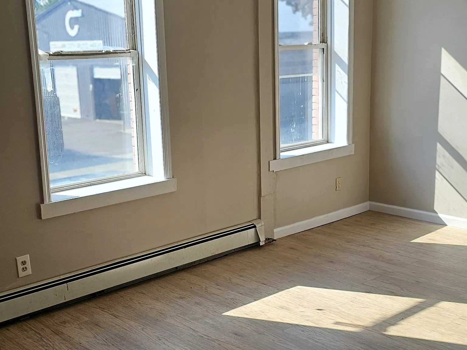644 2nd Ave — Photo 3