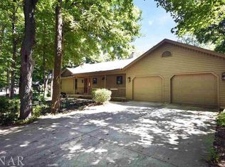 18 Bent Tree Ln, Towanda, IL 61776