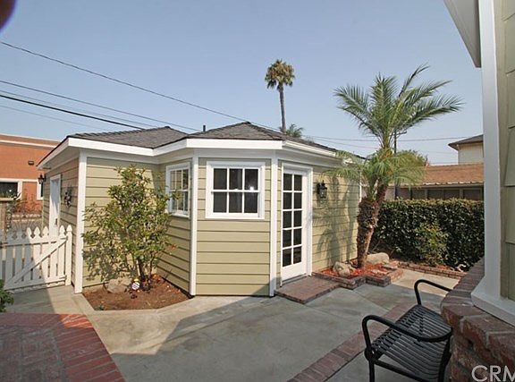 3rd image of 4909 Briercrest Ave