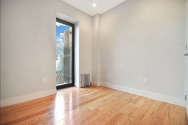 Rented by Green Line Realty | media 3