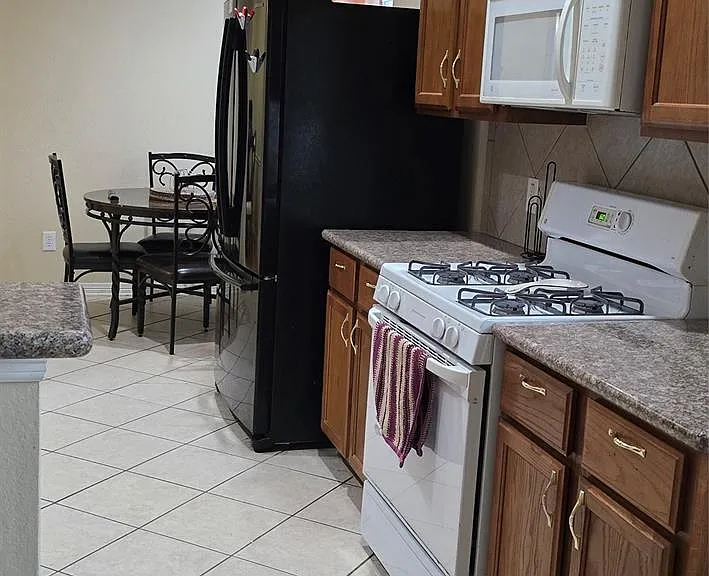 1018 Winter Green Ct — Photo 12