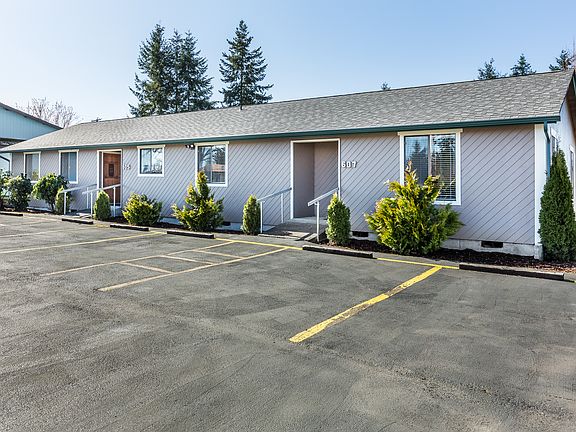 2nd image of 607 W Yelm Ave