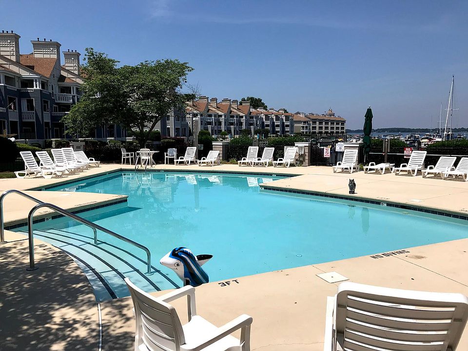 Pool right out the back door. 