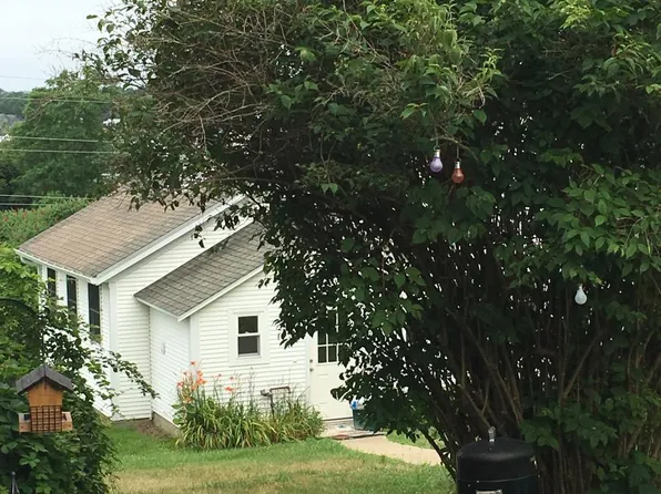 49 Pierce Ave, Tiverton, RI 02878