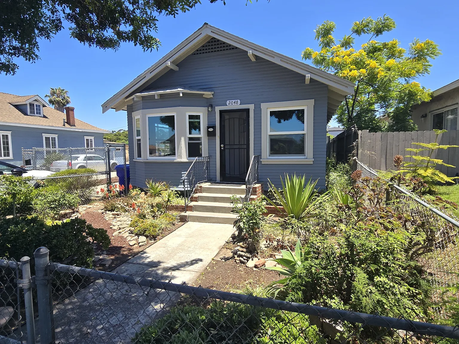 4 bed, 1100 sqft, $3,100 — Photo 2