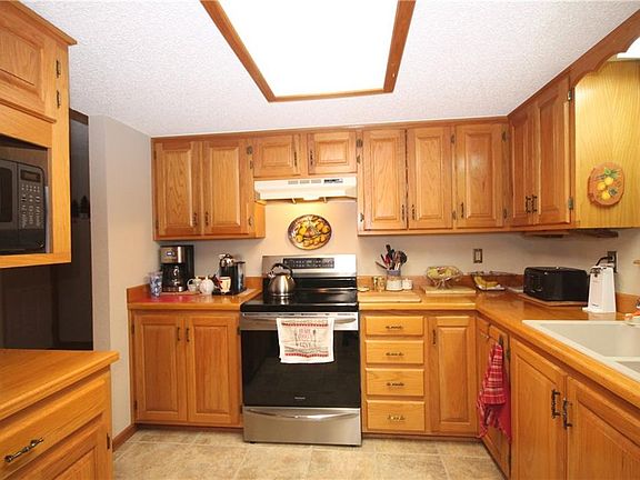 5th image of 5 Morvan Ln