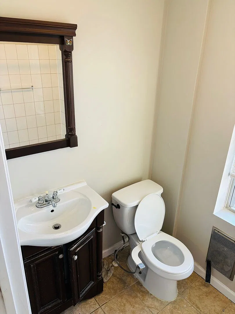 207 E Preston St — Photo 2