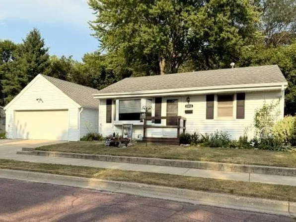 1113 Drake Ave, Windom, MN 56101