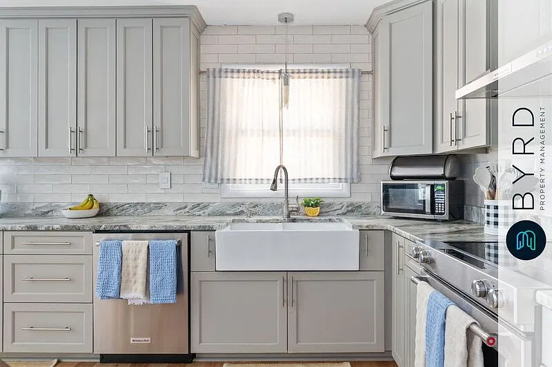 4 bed, 2.0 bath, 1494 sqft, $2,950 — Photo 4