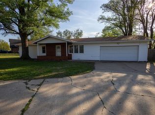2411 Grand Ln, Independence, KS 67301