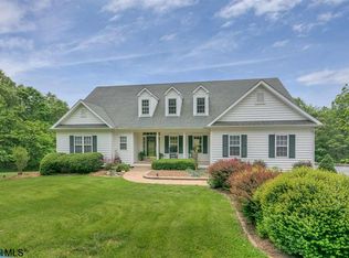 136 Whispering Pines Ln, Palmyra, VA 22963