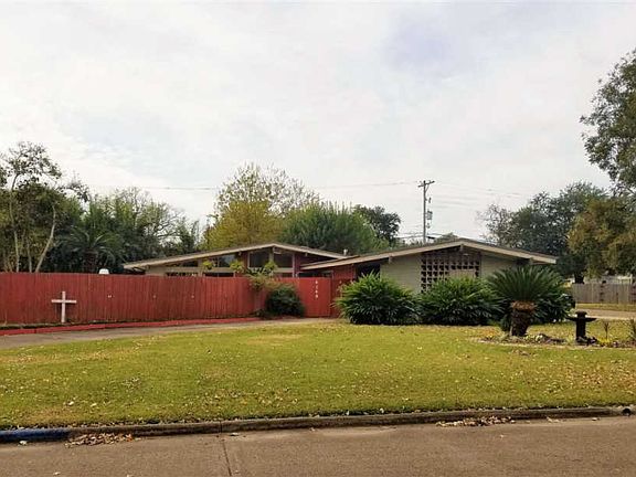 4th image of 4149 Redwood Dr