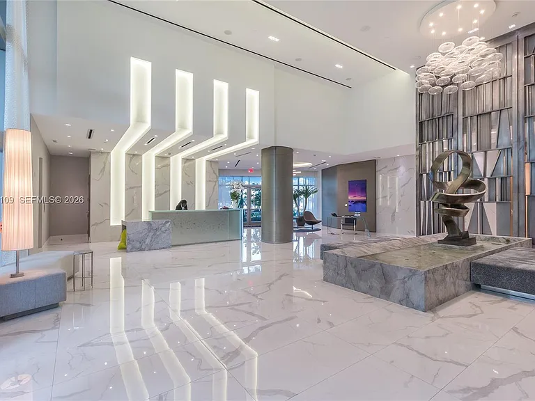 17111 Biscayne Blvd #903 — Photo 10