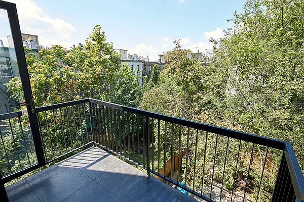 Rented by Compass | media 14