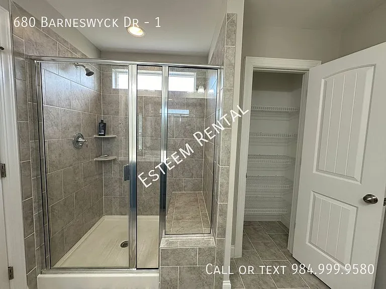 680 Barneswyck Dr #1 — Photo 17