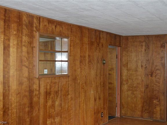 2nd image of 515 S Main St