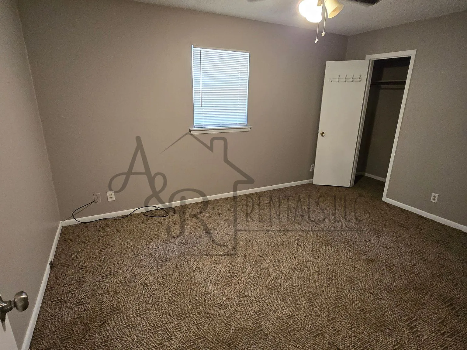 406 E Jefferson - Unit 1 — Photo 2