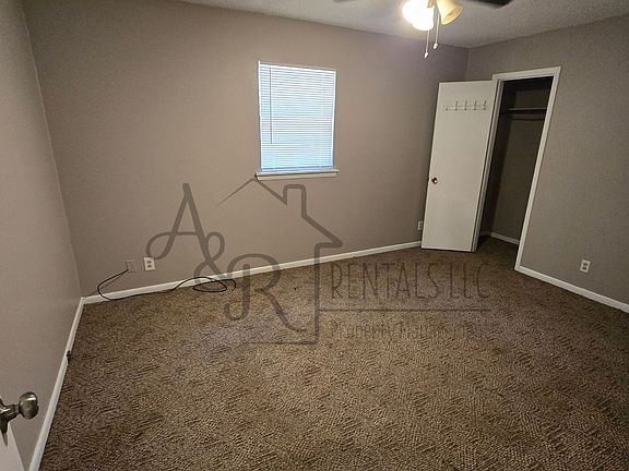 2nd image of 406 E Jefferson St