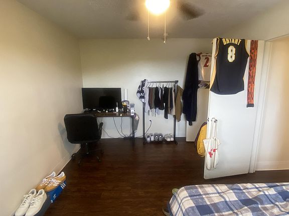 4th image of 420 Walnut Ave S #10775555