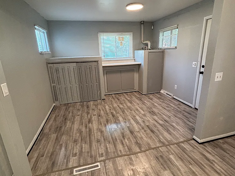 620 Evesham Ave — Photo 8