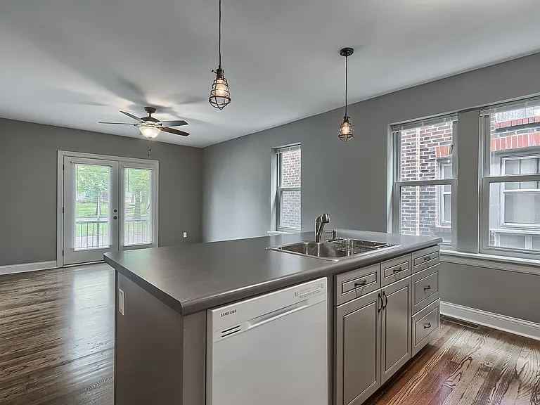 5204 Oleatha Ave #1W — Photo 1
